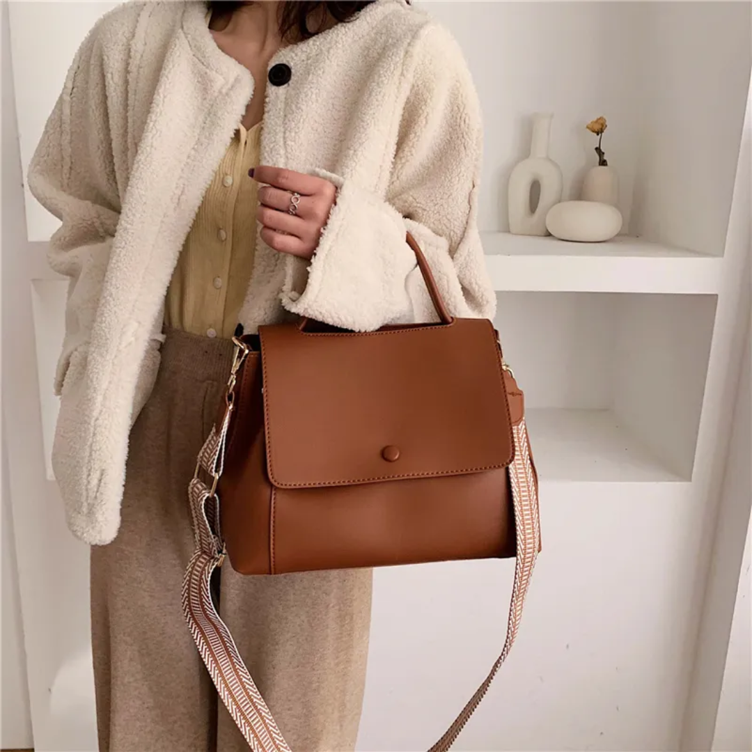 Karen Messenger - Fashionable Crossbody Shoulder Bag