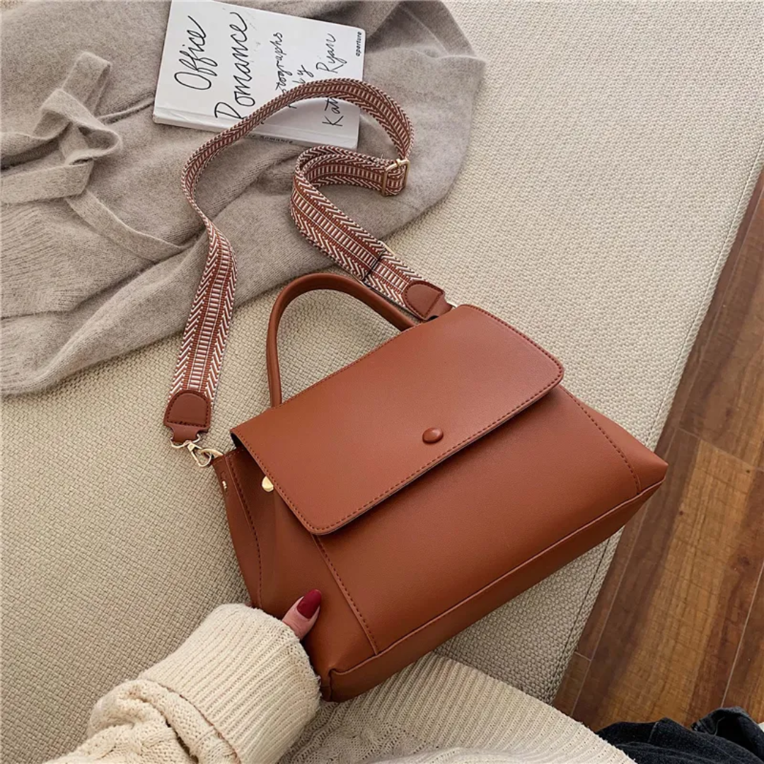 Karen Messenger - Fashionable Crossbody Shoulder Bag