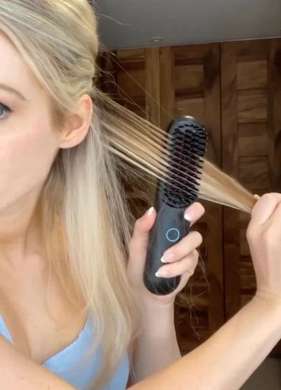 SleekStyle - 3-in-1 Heated Styling Brush