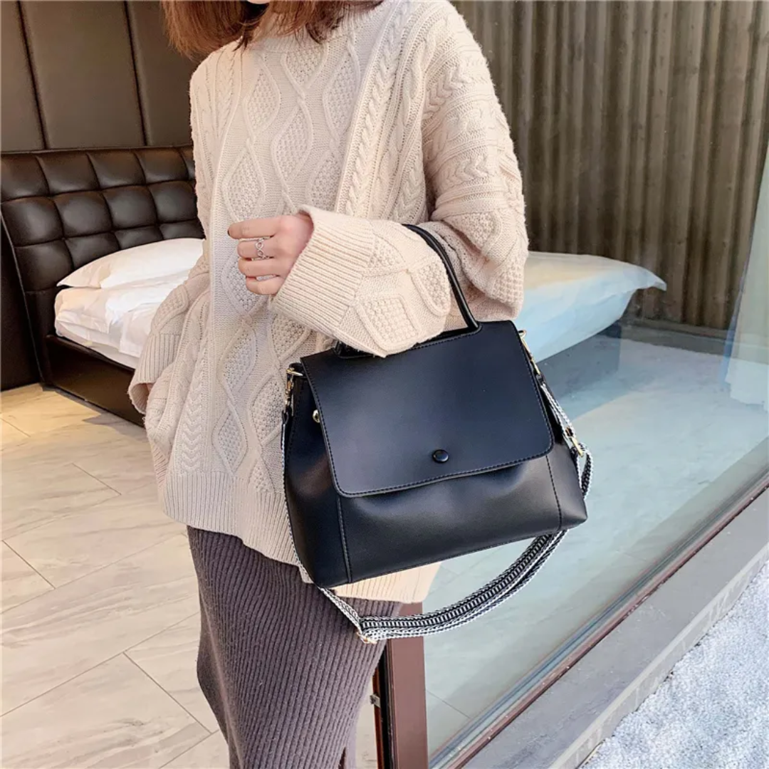 Karen Messenger - Fashionable Crossbody Shoulder Bag