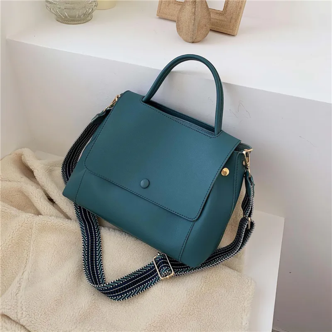 Karen Messenger - Fashionable Crossbody Shoulder Bag