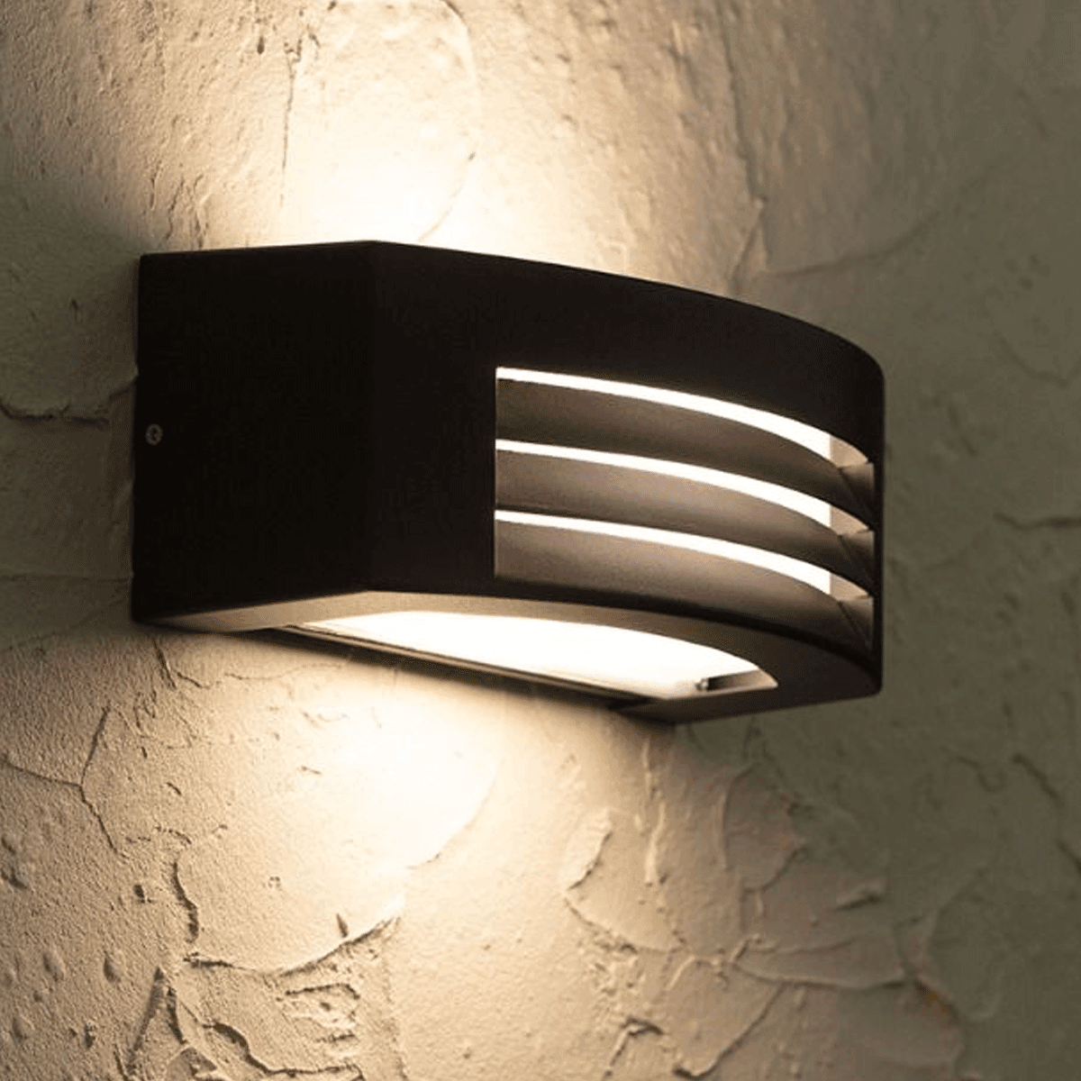 GardaOutdoor Light - Rugged Black IP54 Outdoor Wall Lamp