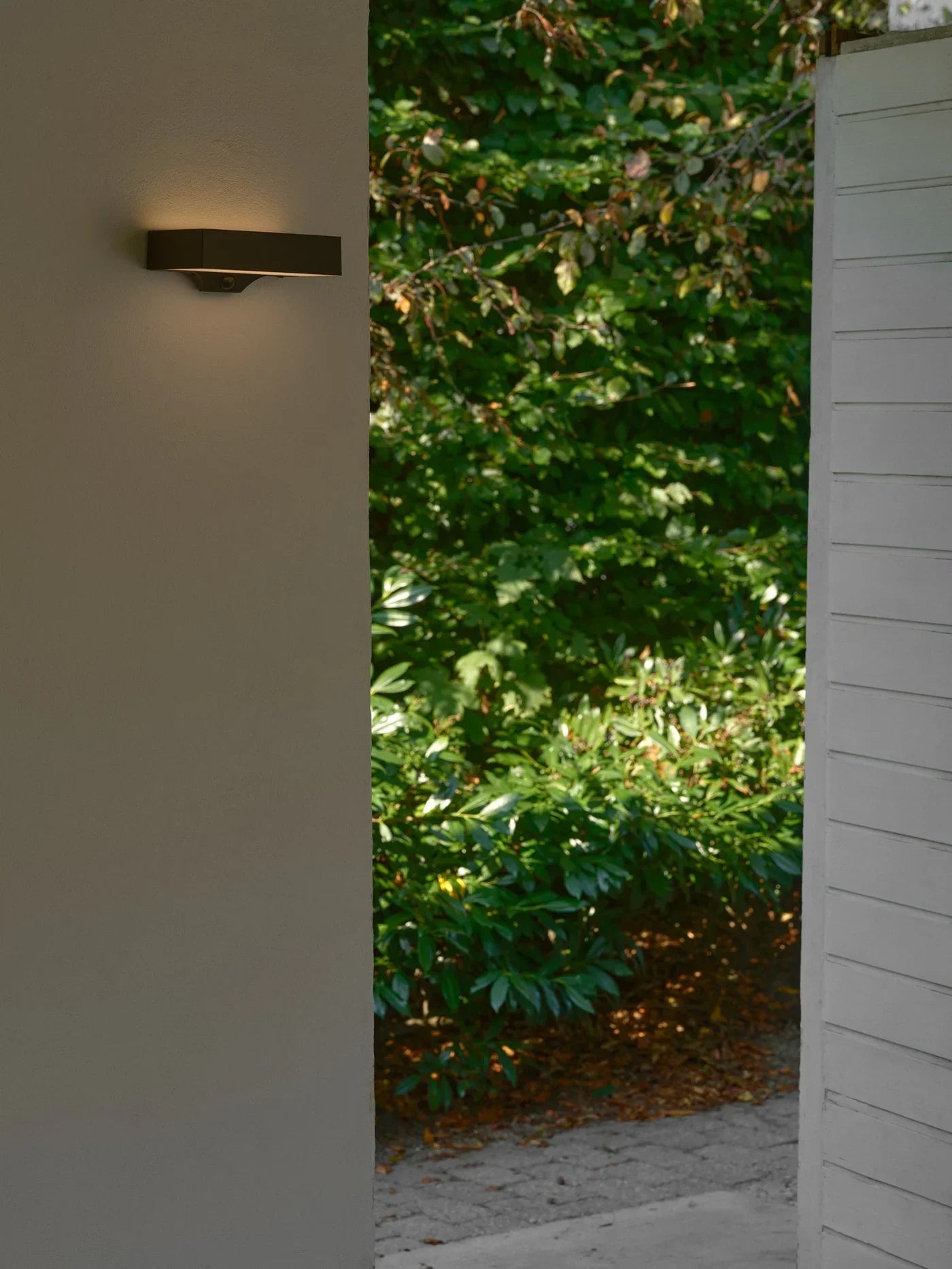 SolarGlow Outdoor Lamp - Wireless Solar LED Wall Light with Motion Sensor