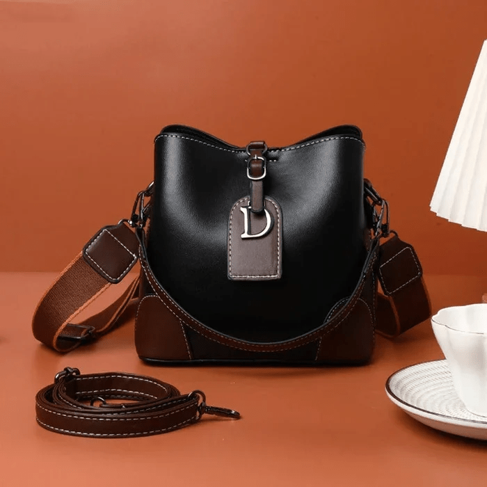 LuxeCarry - Elegant Roomy Leather Shoulder Bag