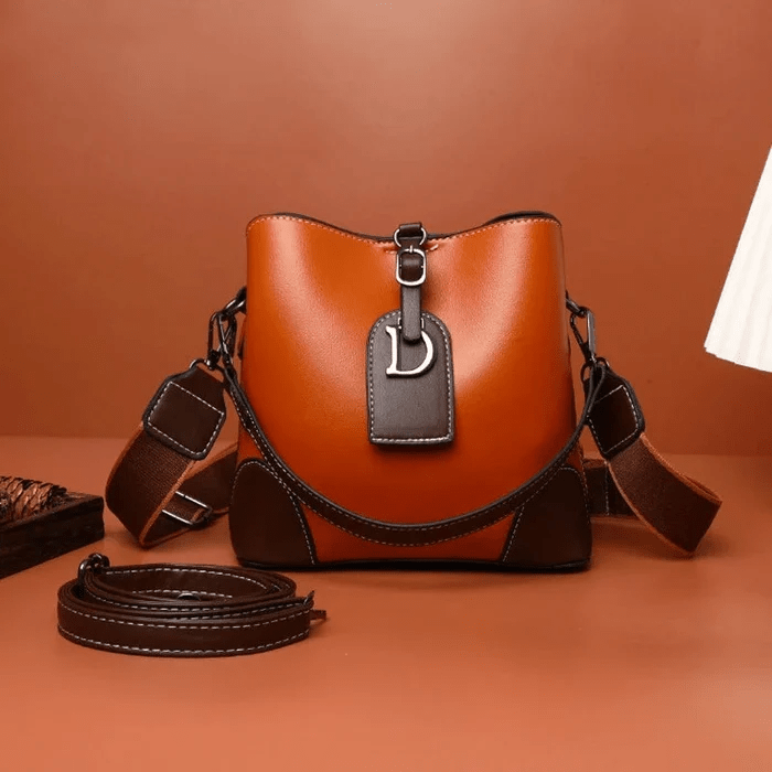 LuxeCarry - Elegant Roomy Leather Shoulder Bag