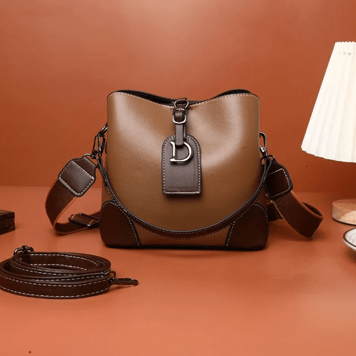 LuxeCarry - Elegant Roomy Leather Shoulder Bag