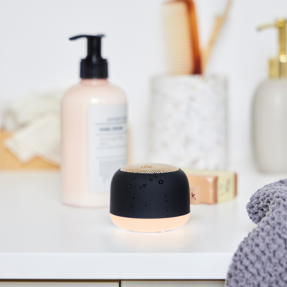 AquaBeats - Waterproof Bluetooth Bathroom Speaker