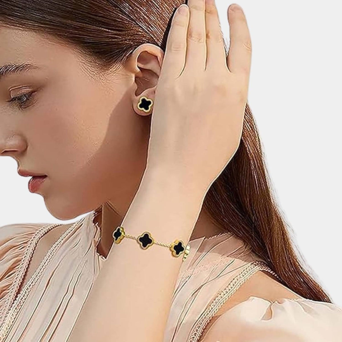 GoldenClove Jewellery Set – Clover Necklace Trio