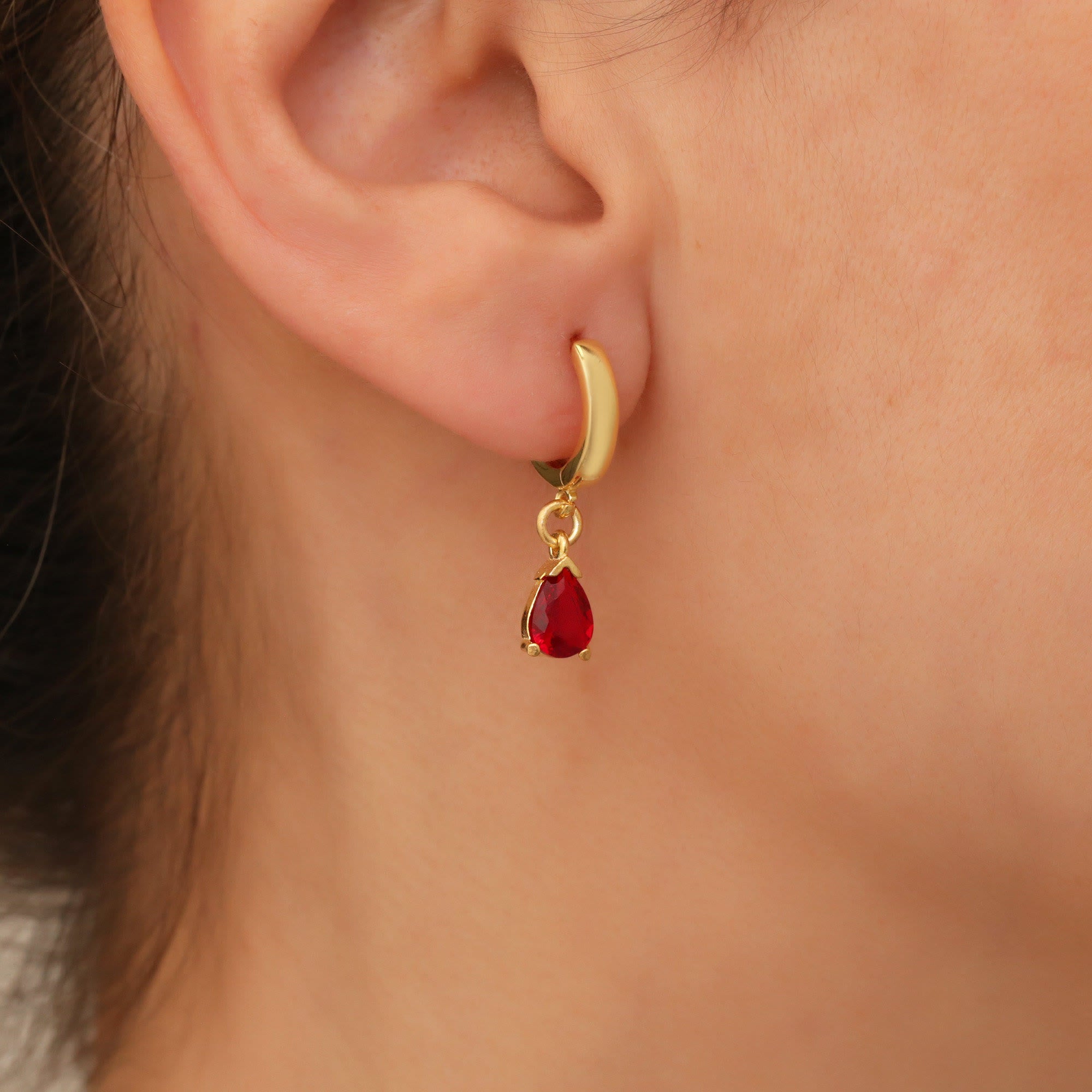 Liora - Garnet Birthstone Jewellery Set for Women