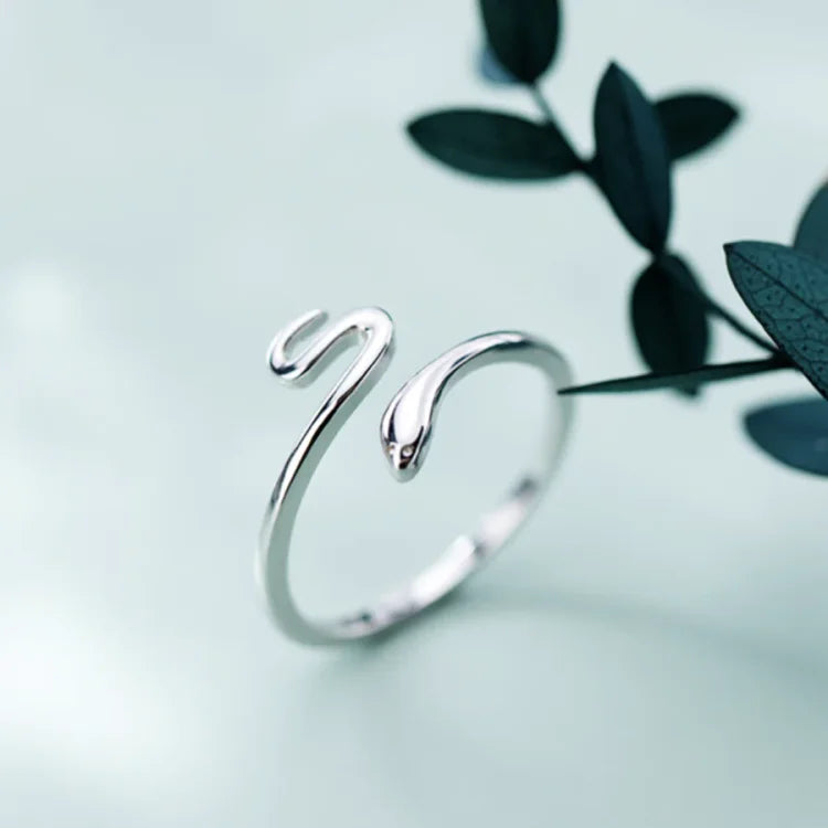 Amira - Adjustable Snake Ring for Women