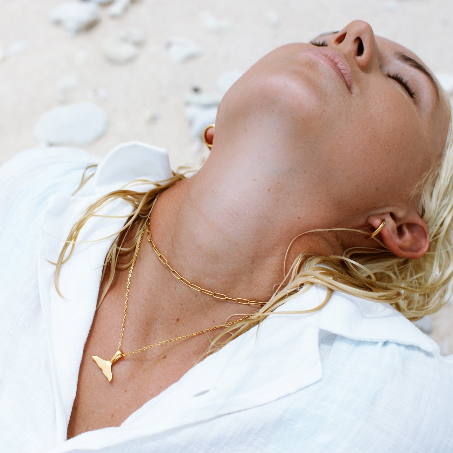 Elara Whale Tail Necklace - Elegant Ocean Pendant
