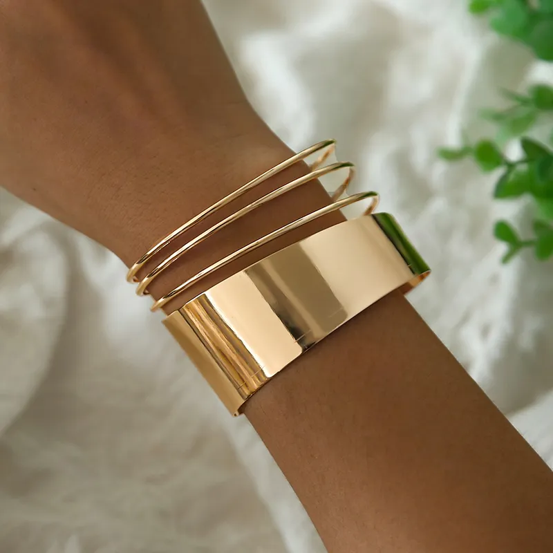 Amara - Elegant Vintage Gold Bracelet for Women