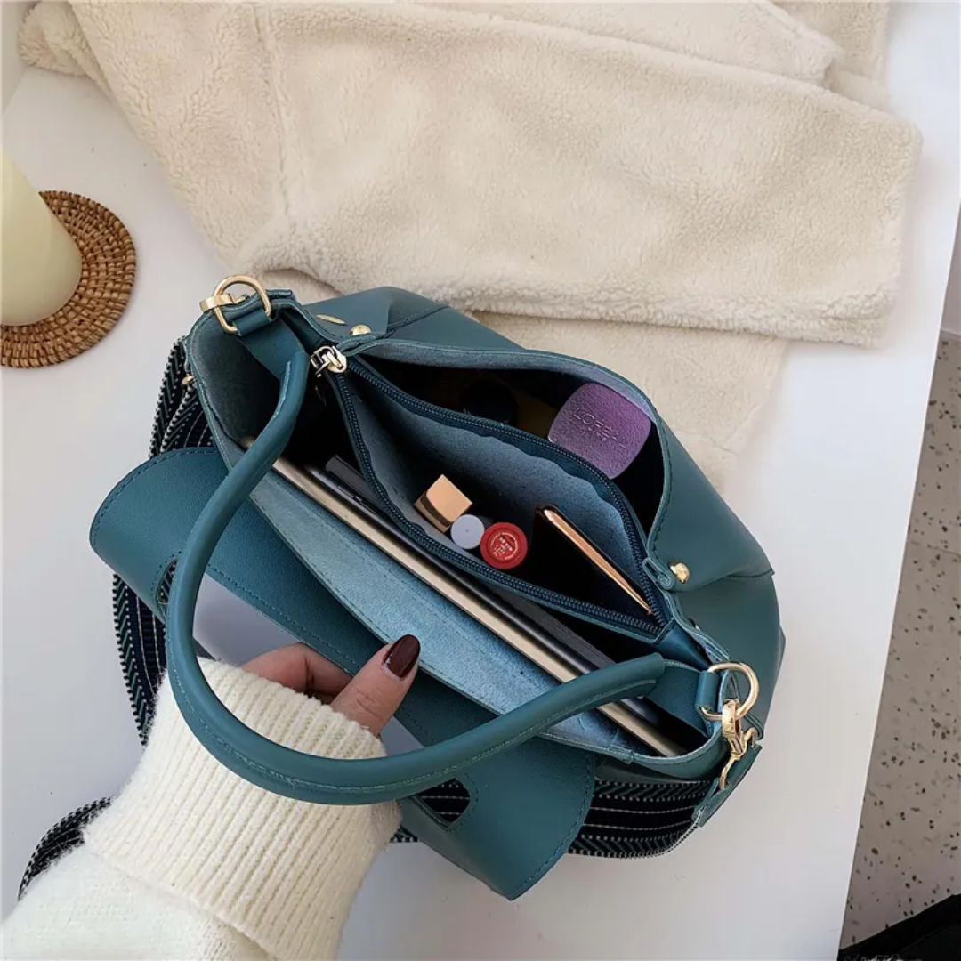 Karen Messenger - Fashionable Crossbody Shoulder Bag