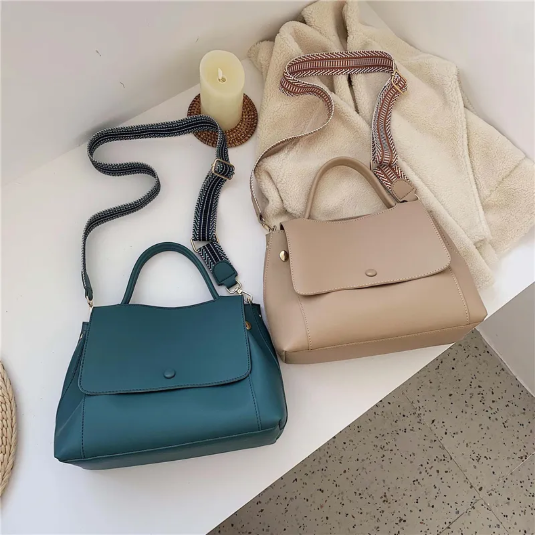 Karen Messenger - Fashionable Crossbody Shoulder Bag