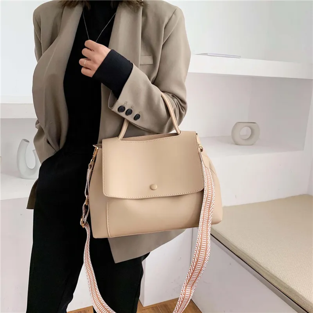 Karen Messenger - Fashionable Crossbody Shoulder Bag