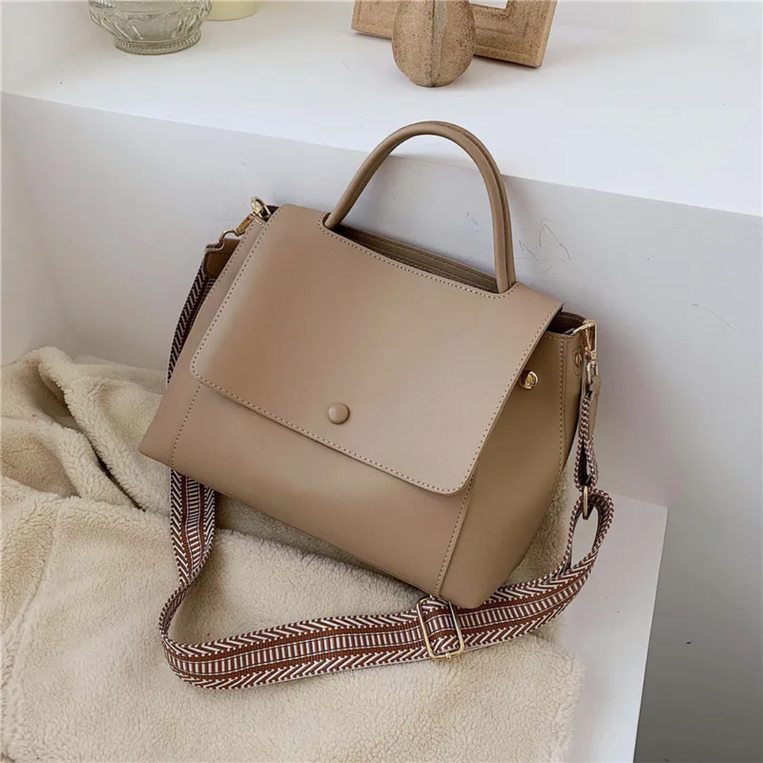 Karen Messenger - Fashionable Crossbody Shoulder Bag