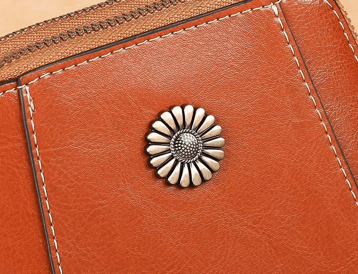LeatherVibe - Leather Crossbody Bag for Women
