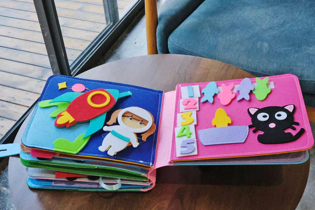 AdventureTales - Montessori Felt Book
