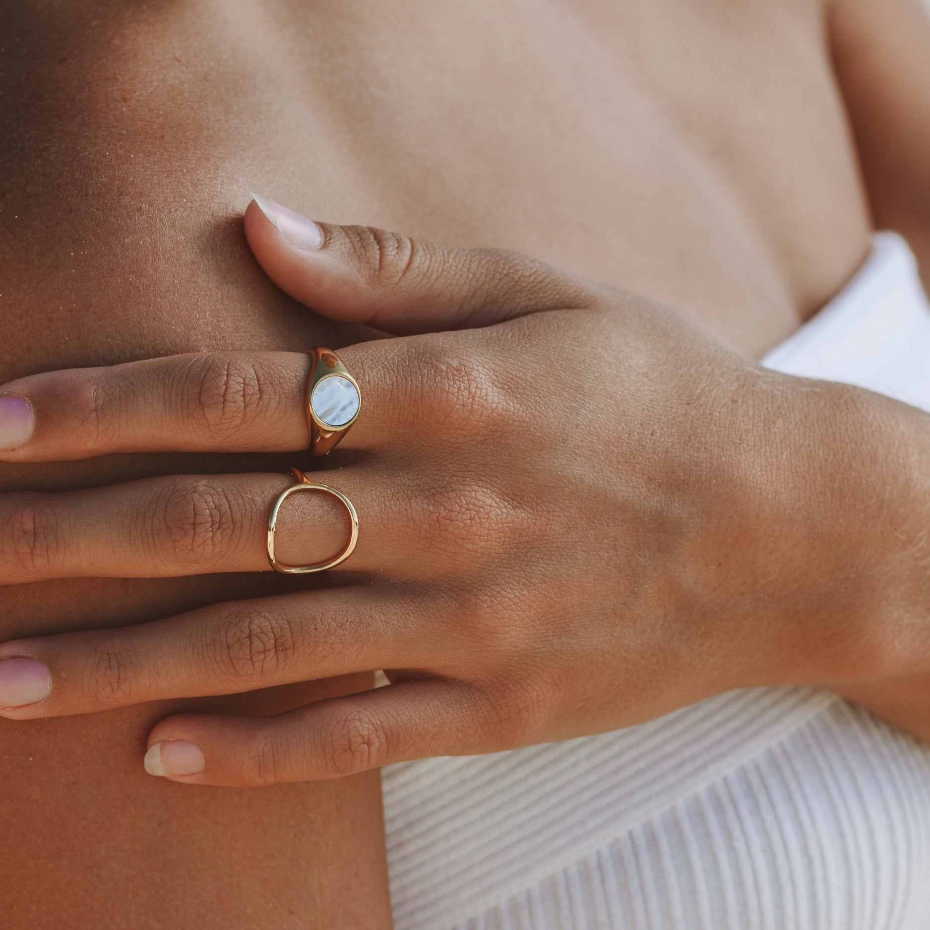 Noa - Oval Ring for Women