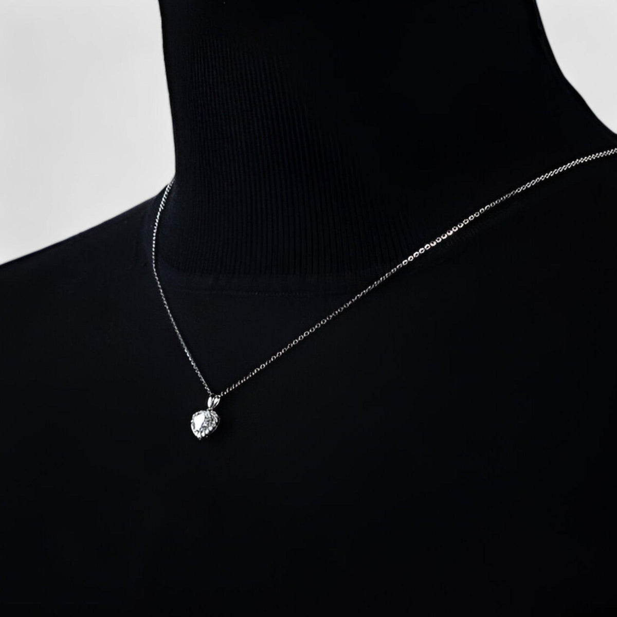 Amouria - Moissanite Heart Necklace