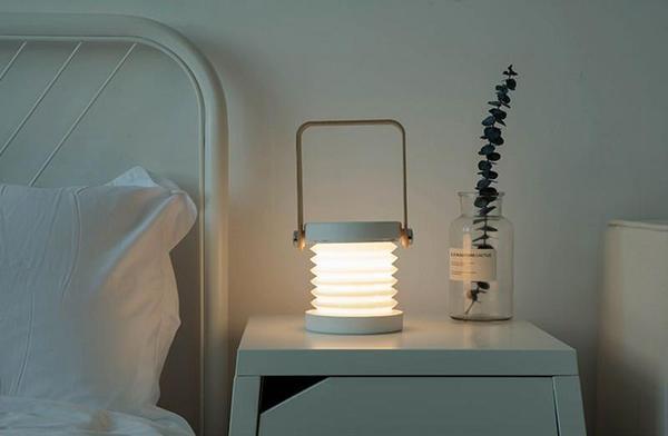 CompactGlow - Portable Foldable Lantern