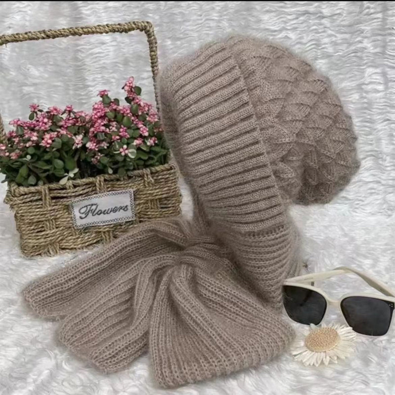 CozyWind Beanie & Scarf Set - Warm Winter Accessory for Women