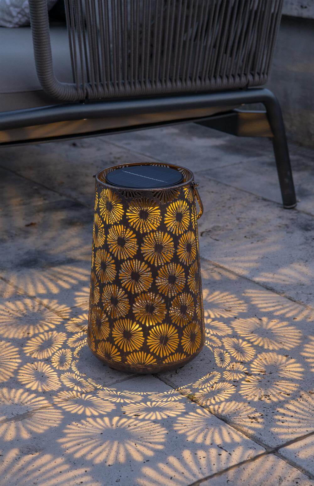 Antic Daisy Solar Lantern - Vintage Garden Light