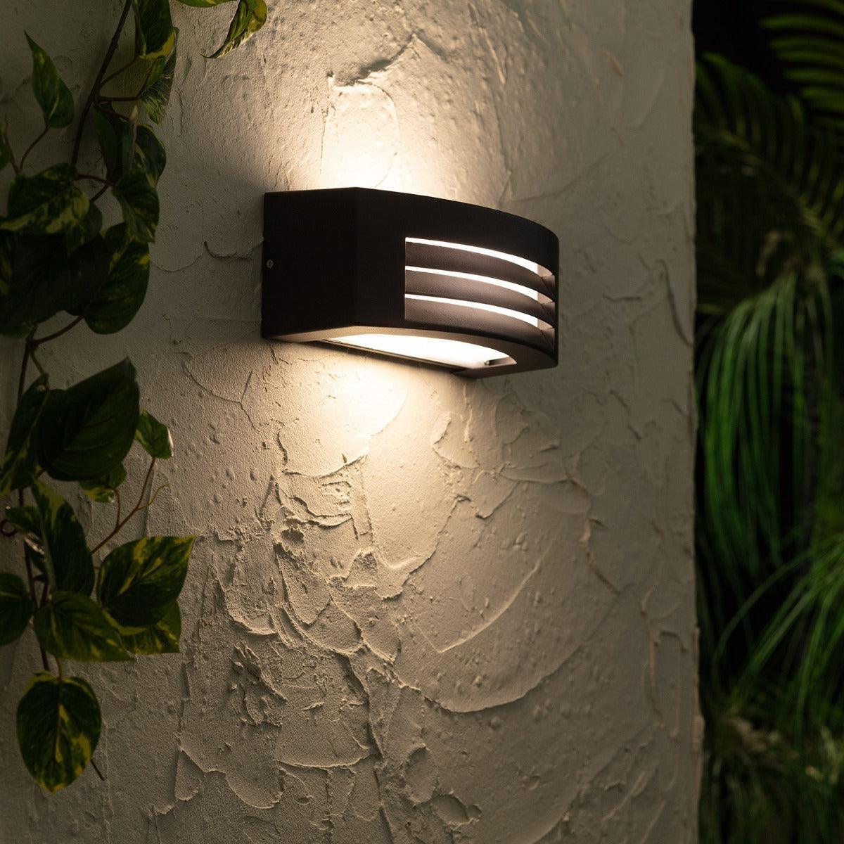 GardaOutdoor Light - Rugged Black IP54 Outdoor Wall Lamp