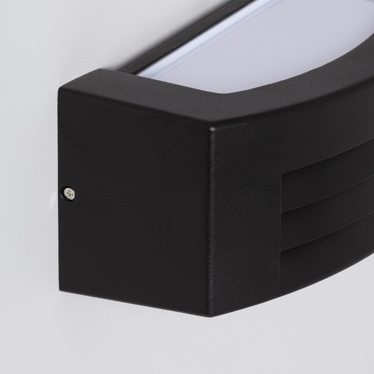 GardaOutdoor Light - Rugged Black IP54 Outdoor Wall Lamp