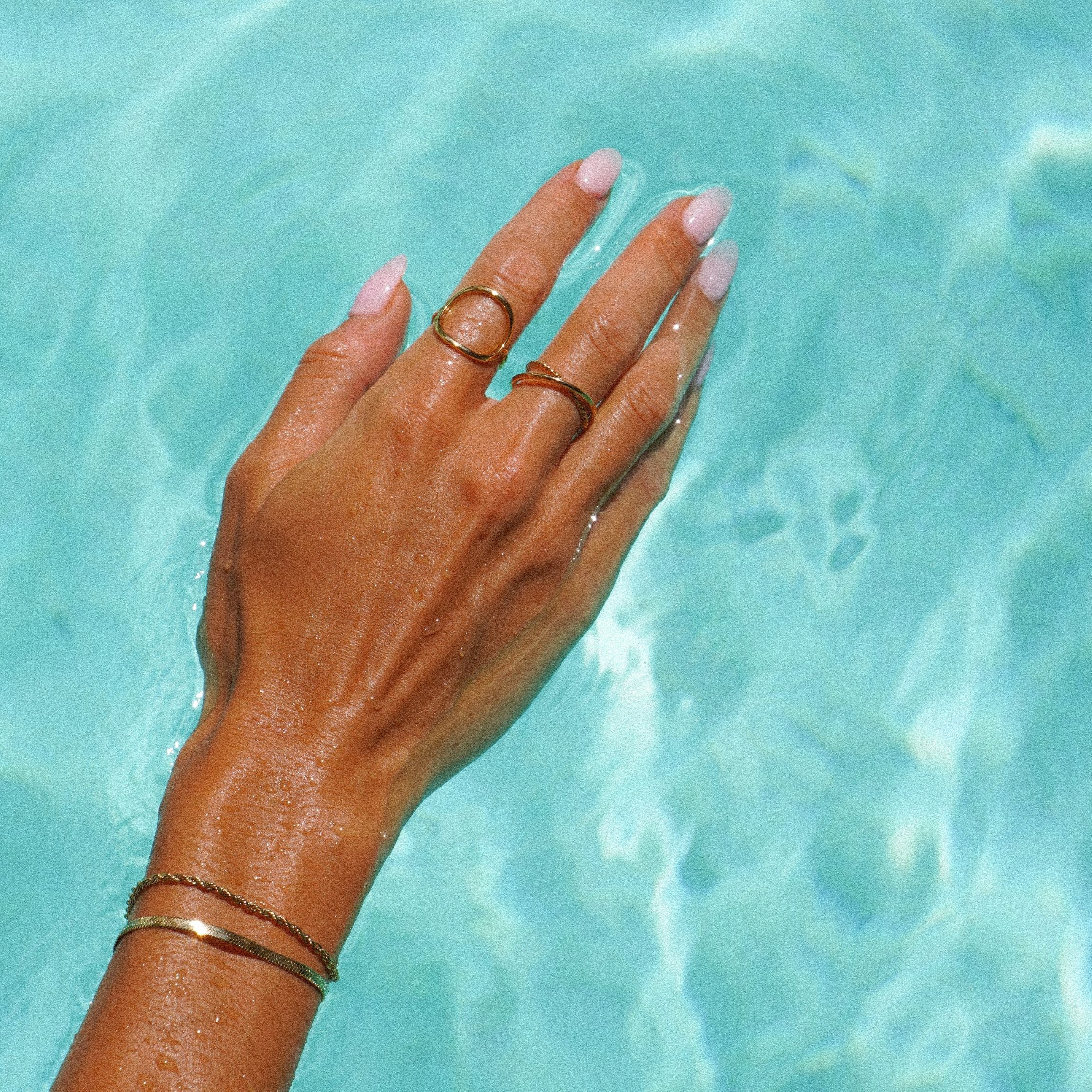 Noa - Oval Ring for Women